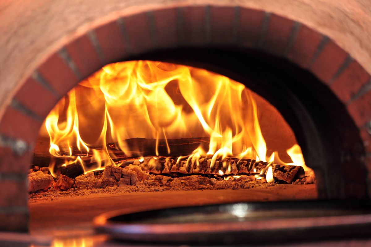 How To Use A Wood Fired Pizza Oven